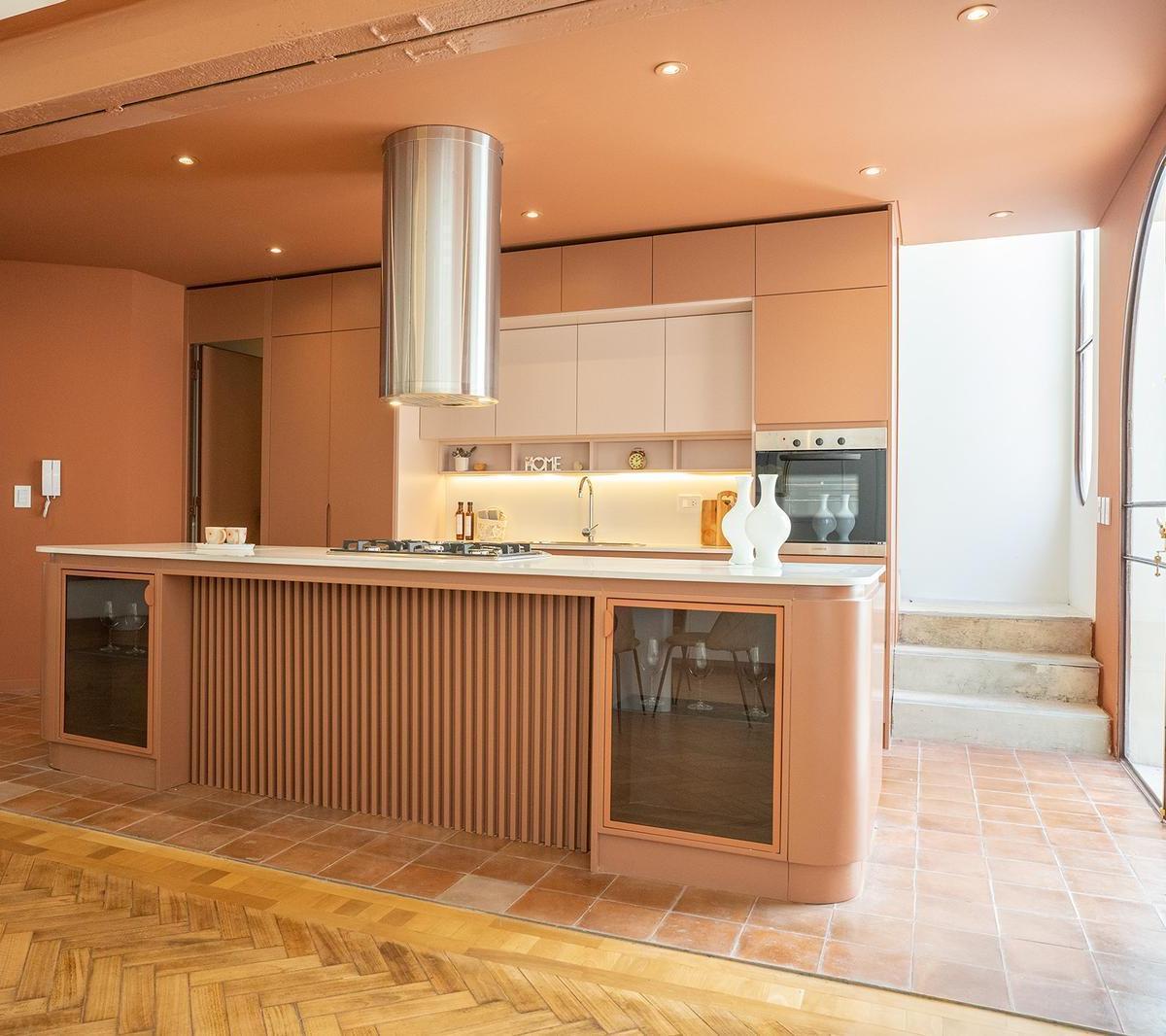 Casa de 4 Dorm. con Cochera, Patio y Pileta en Venta 1