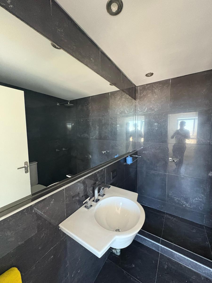 Departamento Loft con Cochera y Baulera en Torre Maui 4