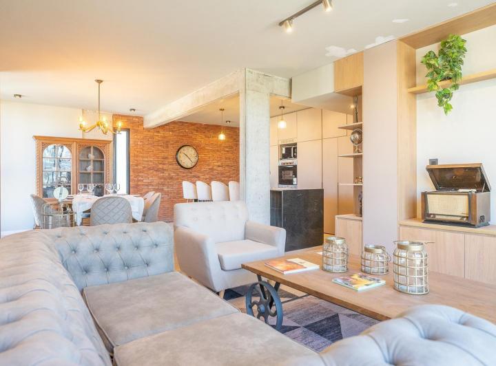 Departamento moderno de 3 dormitorios con terraza exclusiva en Pichincha 2