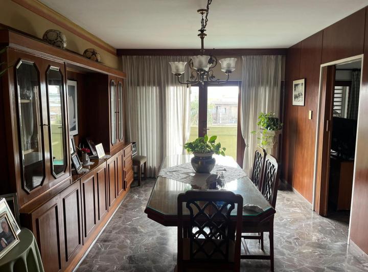 Casa de 4 dormitorios con terraza, parrilla y pileta 5