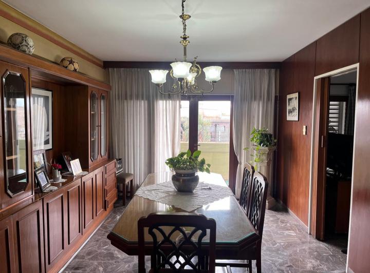 Casa de 4 dormitorios con terraza, parrilla y pileta 1