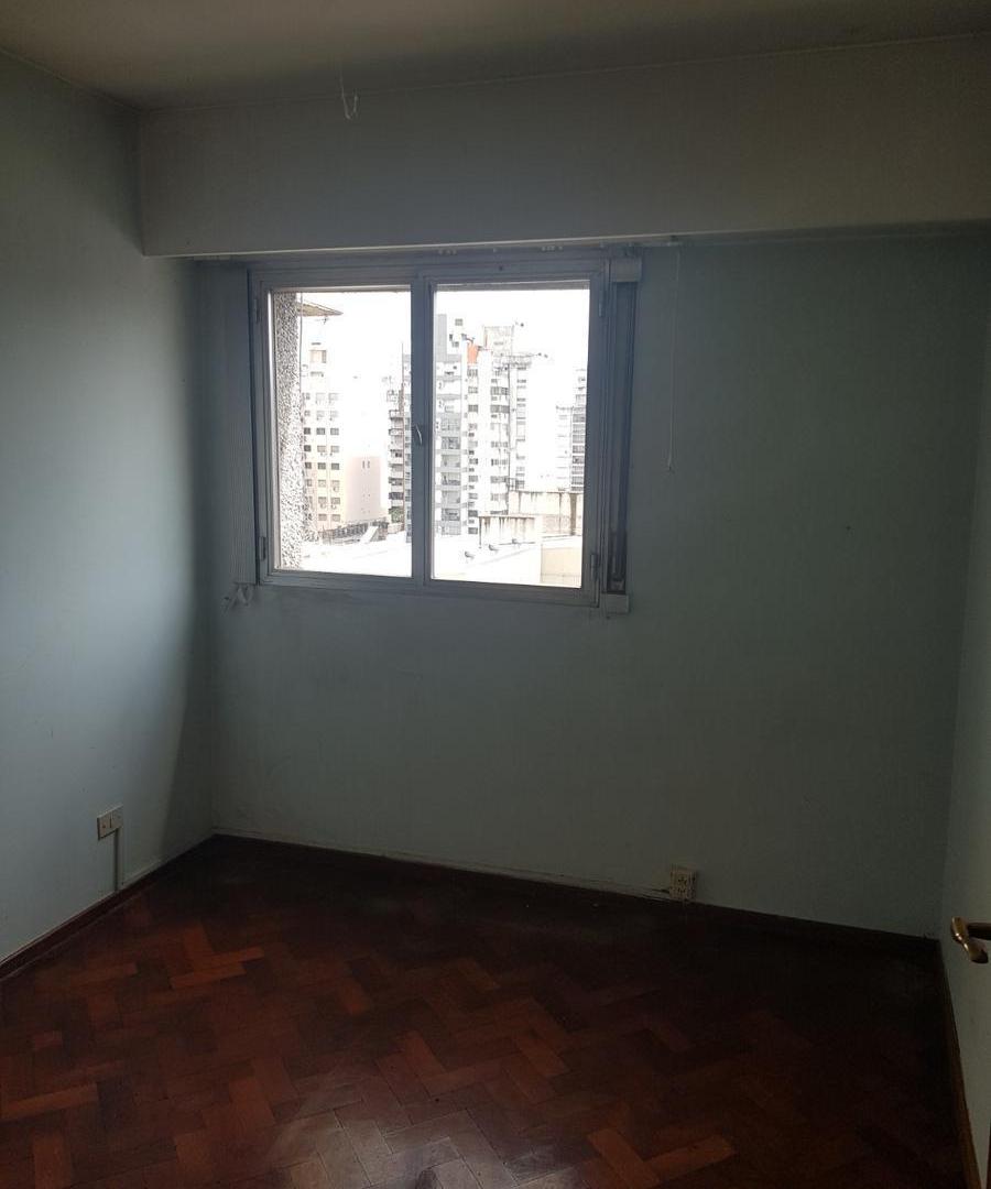 Departamento de 3 dormitorios con balcon al frente en zona centro