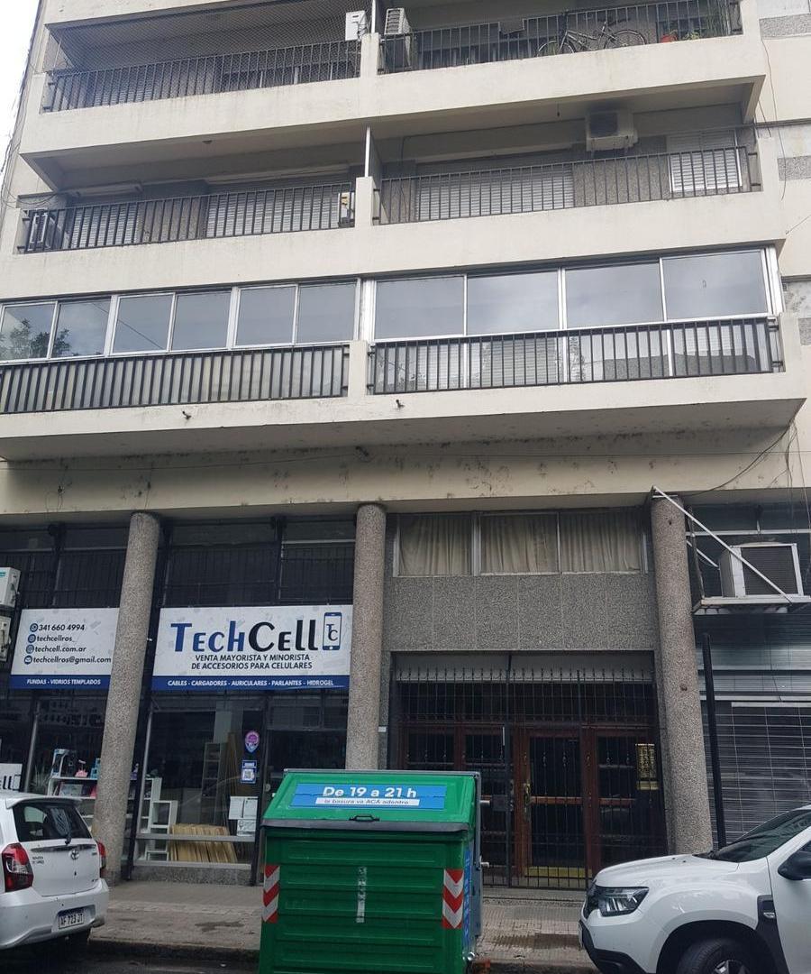 Departamento de 3 dormitorios con balcon al frente en zona centro