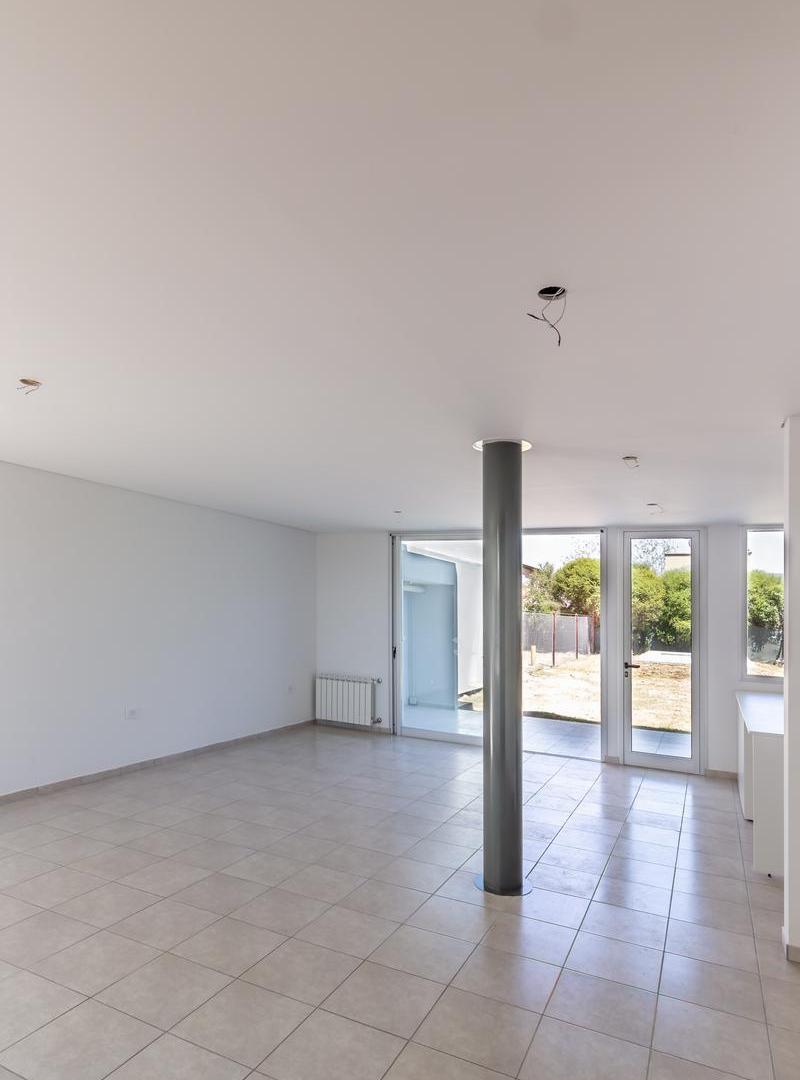 Casa de 3 dormitorios a estrenar frente al Colegio Mirasoles