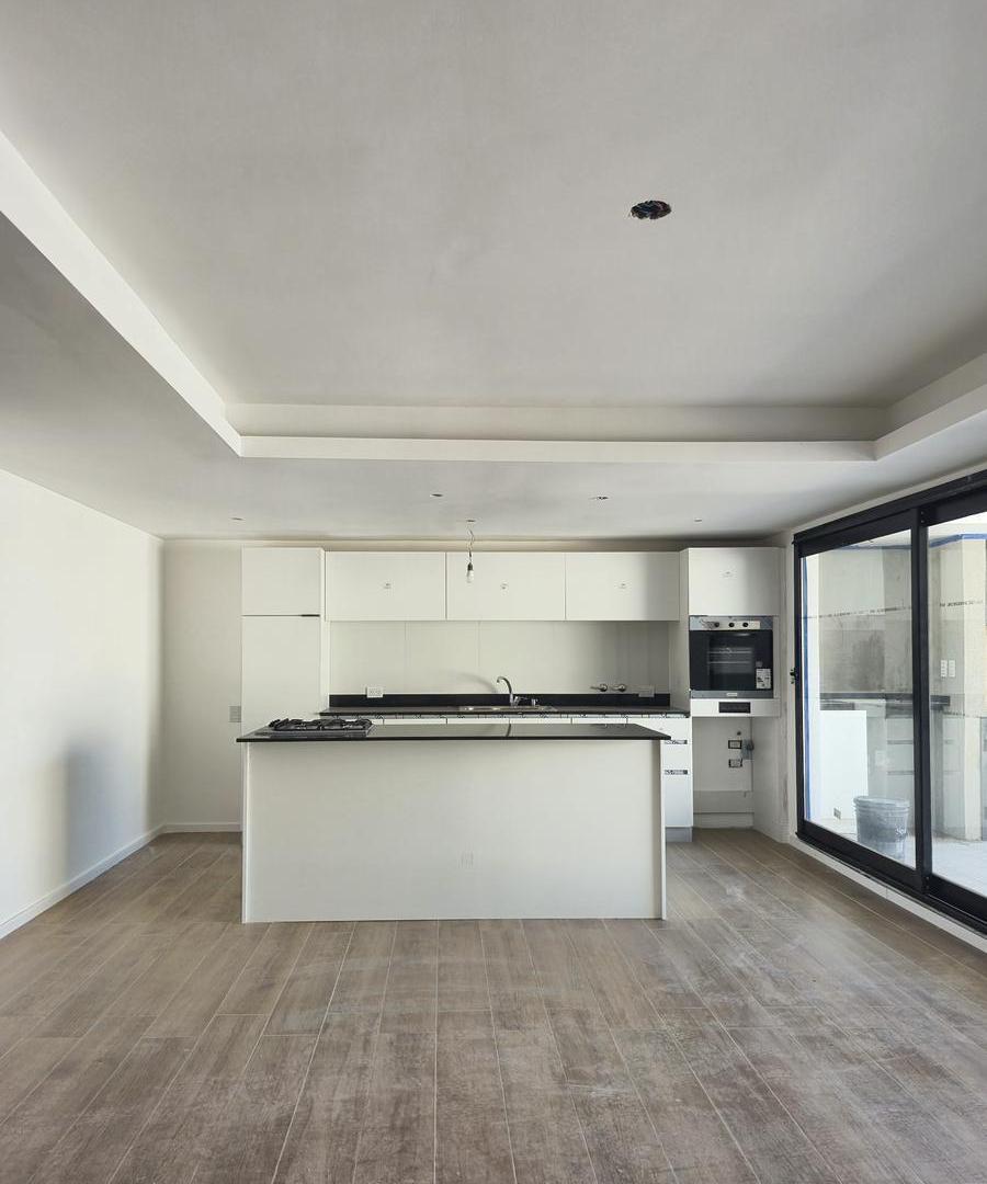 Departamento de 3 dormitorios con patio y parrillero exclusivo en Barrio Abasto