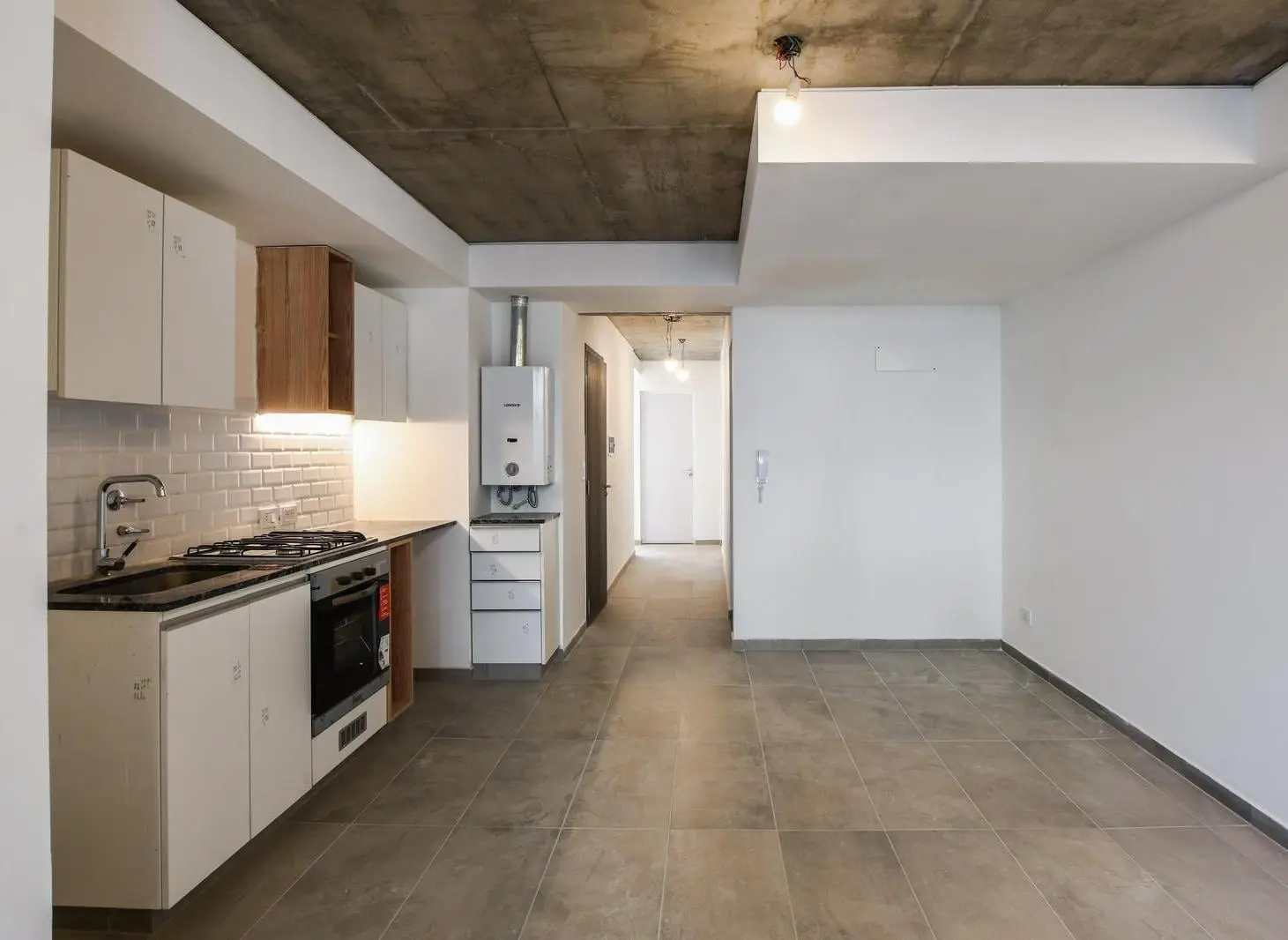Departamento de 2 dormitorios con patio en Barrio Abasto 3