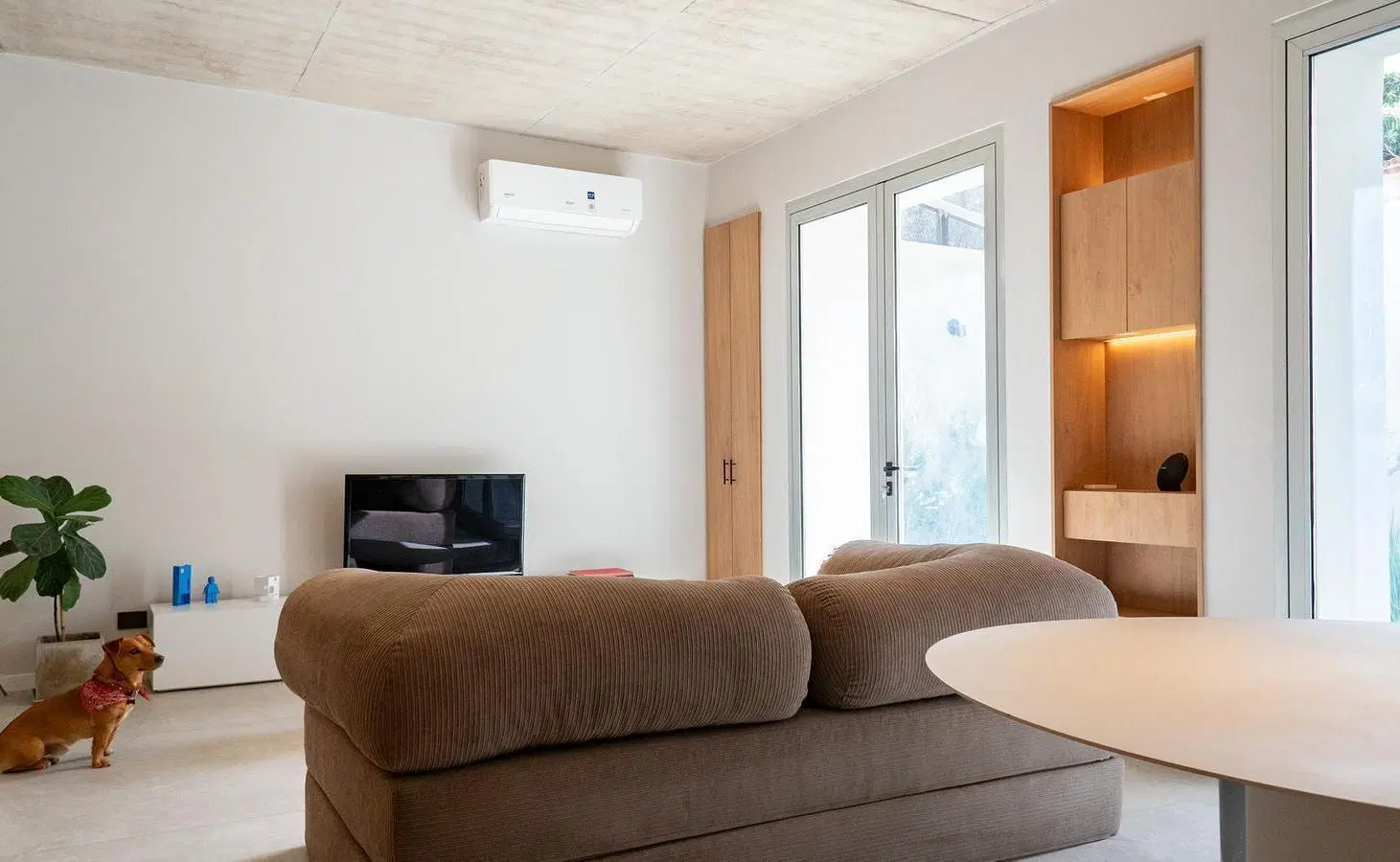 Casa de pasillo a estrenar con 3 dormitorios y jardín en Barrio Lourdes 4