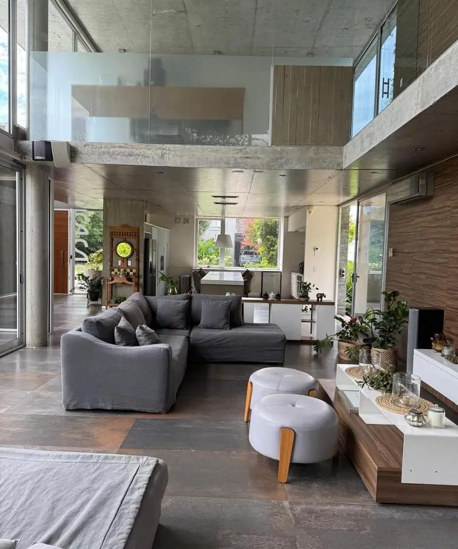 Casa moderna de 4 dormitorios con jardin y pileta en Kentucky, Funes 3