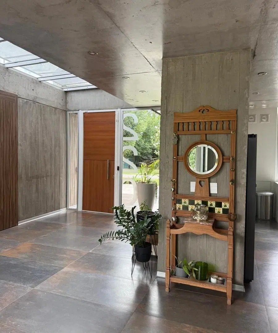 Casa moderna de 4 dormitorios con jardin y pileta en Kentucky, Funes 2