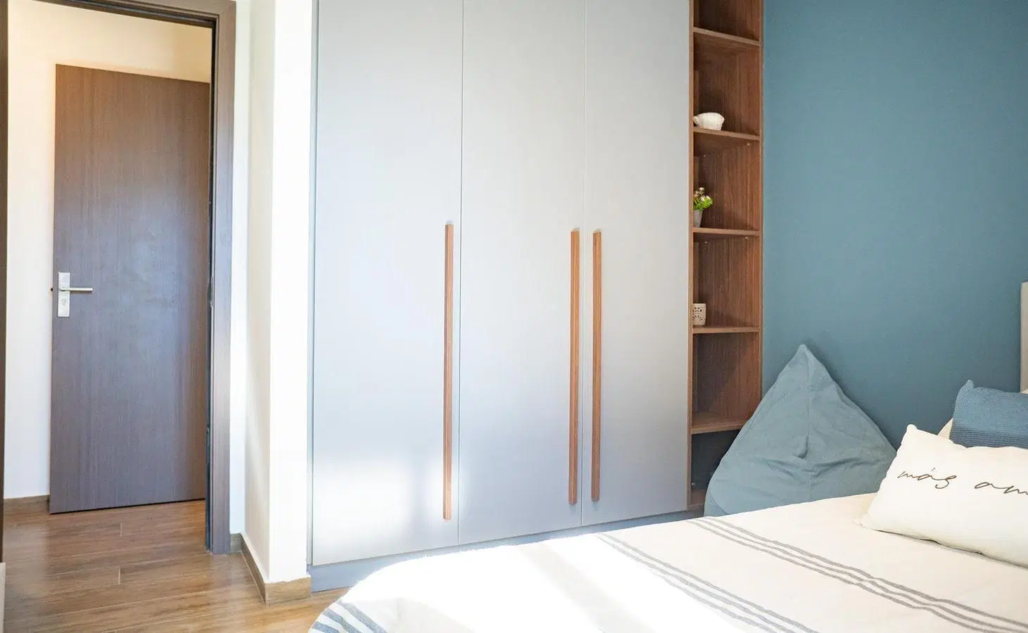 Departamento de 2 dormitorios con patio a metros de Av. Pellegrini 8