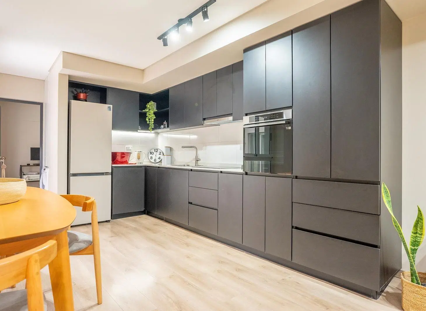 Departamento de 3 dormitorios con patio a metros de Bv. Oroño 2