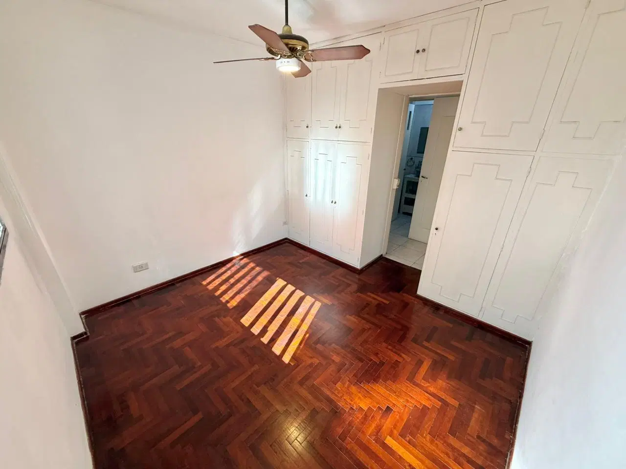 Departamento SEMIPISO de 1 dormitorio a metros de Bv. Oroño 5