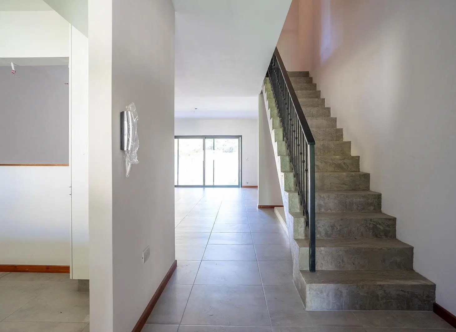 Casa de 3 dormitorios a estrenar en Fisherton 2
