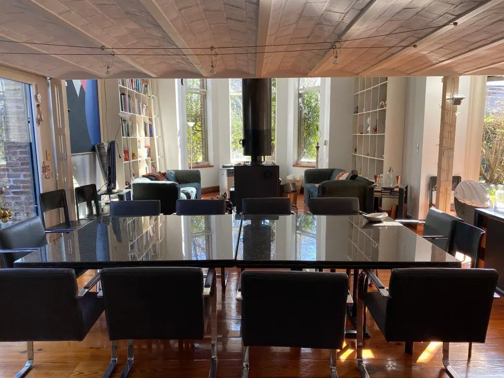 Casa RECICLADA de 5 dormitorios y 4 cocheras sobre terreno de 2500m2 en Fisherton 4