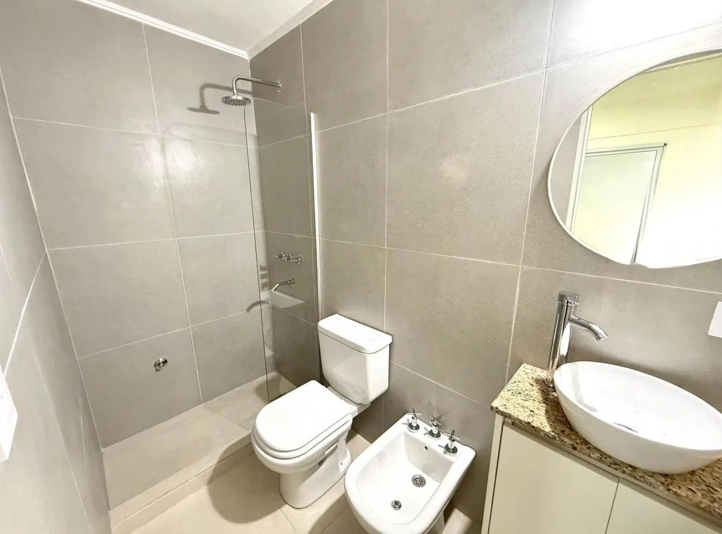 Departamento RECICLADO de 1 dormitorio con patio a metros de Av. Pellegrini 4