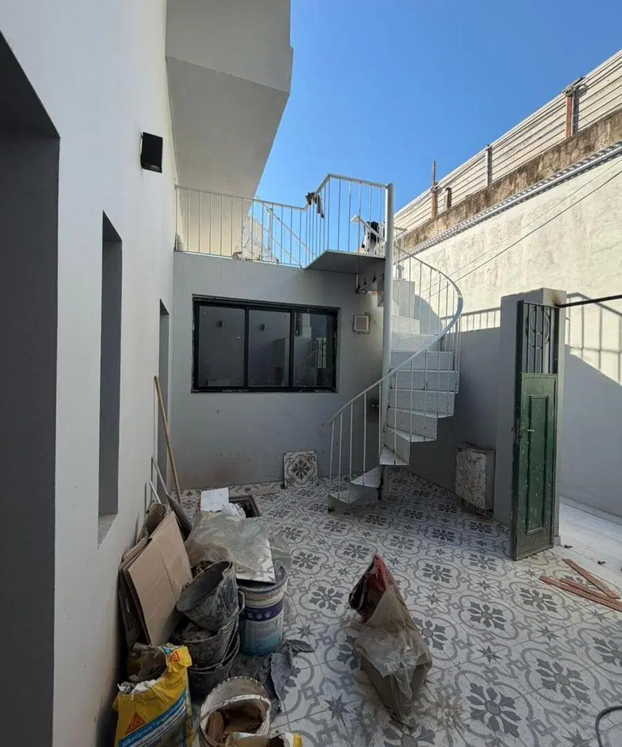Casa de pasillo RECICLADA de 2 dormitorios con terraza en Barrio Pichincha 8