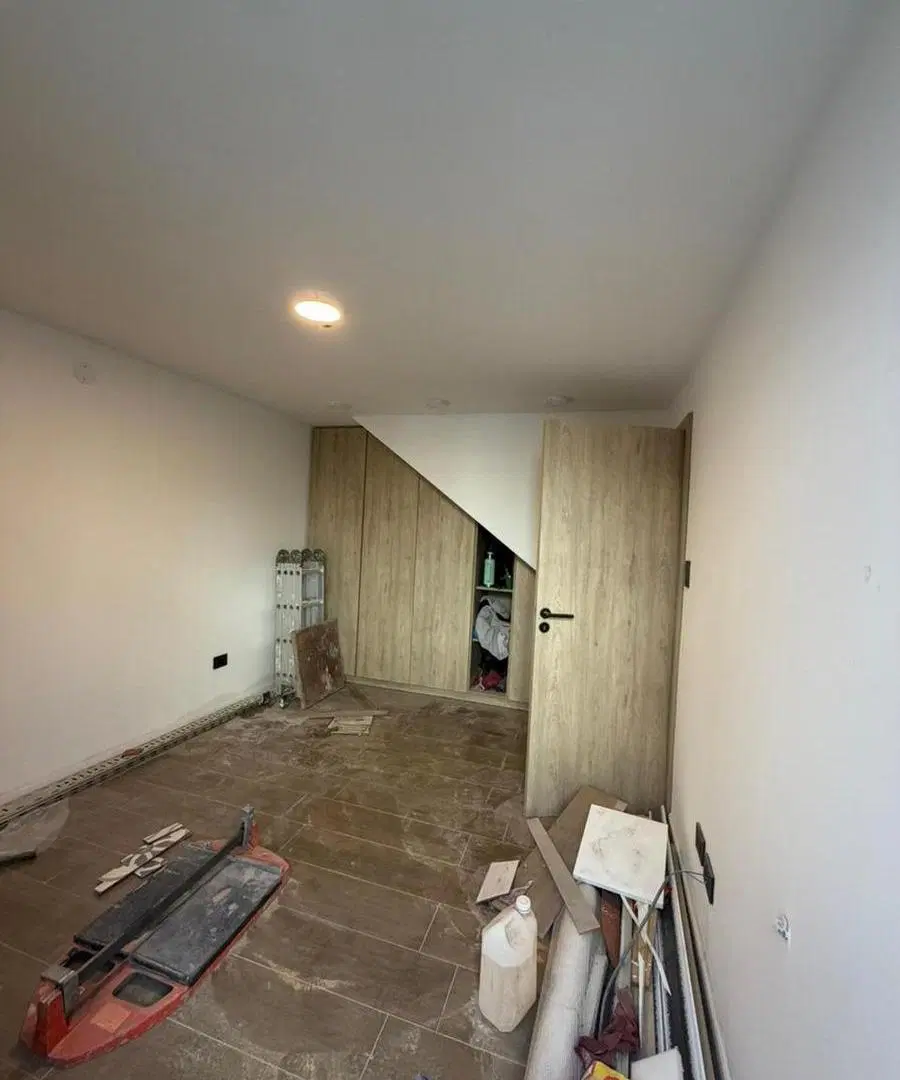 Casa de pasillo RECICLADA de 2 dormitorios con terraza en Barrio Pichincha 2