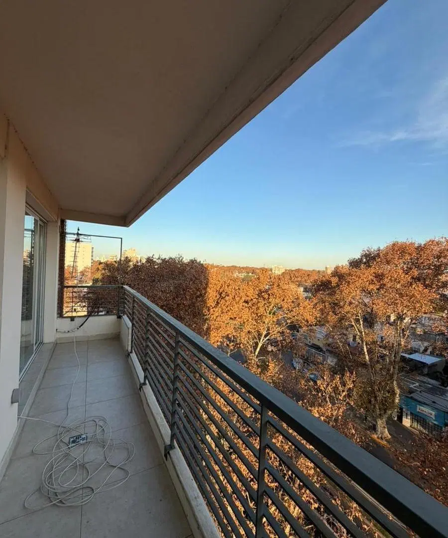 Departamento de 1 dormitorio sobre Av. Pellegrini 8
