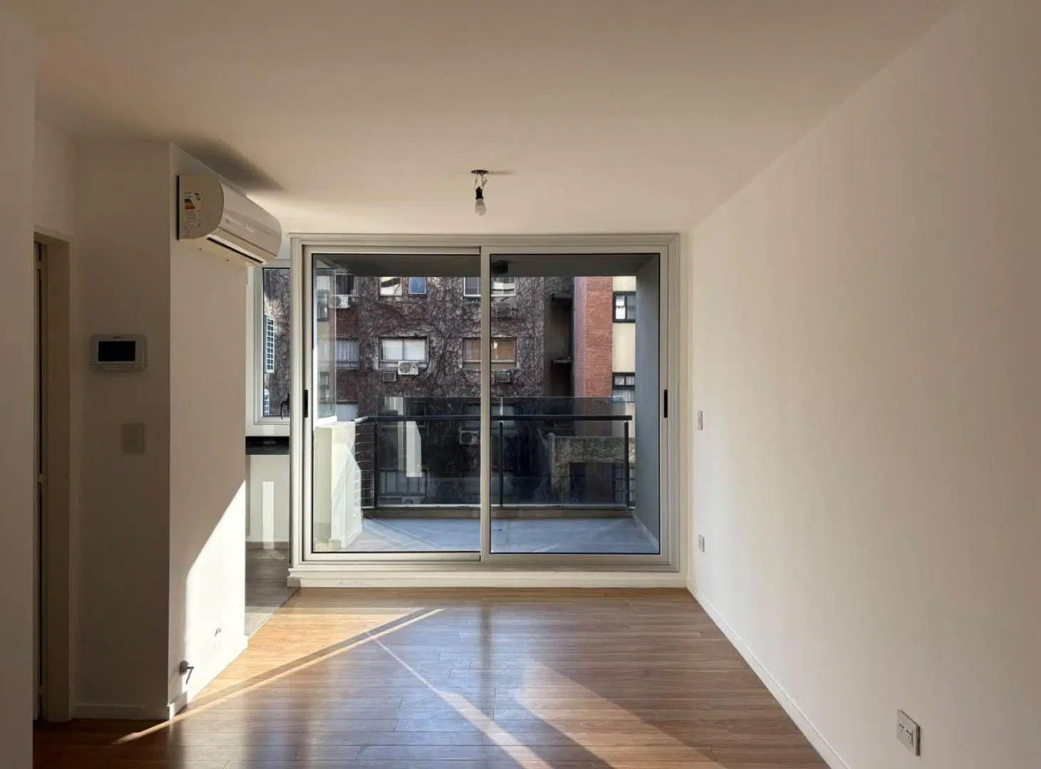 Departamento SEMIPISO de 1 dormitorio con balcón en Barrio Martin 1