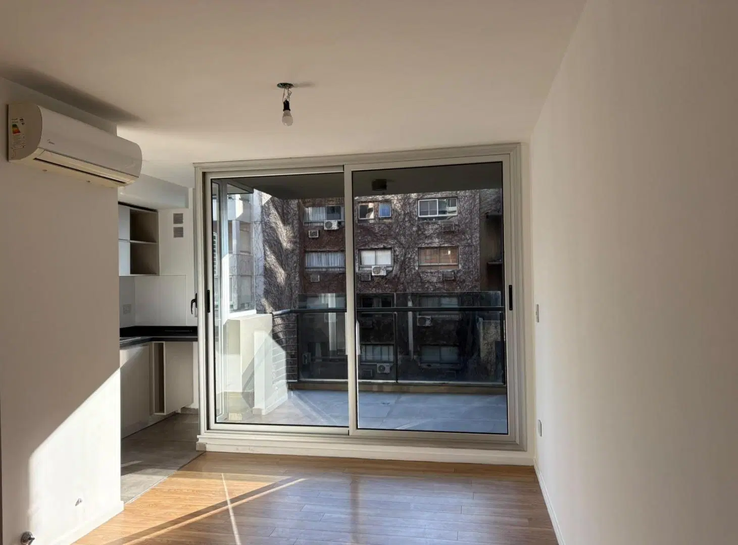 Departamento SEMIPISO de 1 dormitorio con balcón en Barrio Martin 4