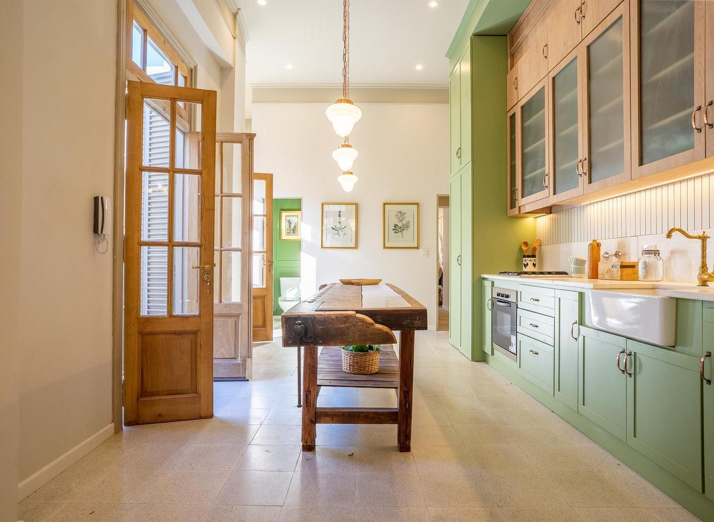 Foto de Casa de 3 dormitorios con cochera patio, parrillero y pileta en, imagen 4