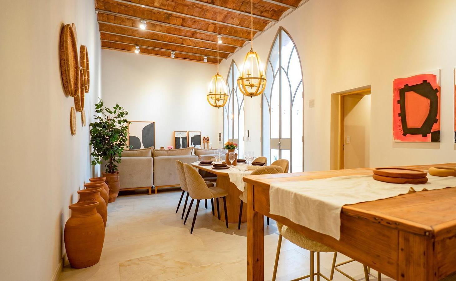 Foto de Casa de pasillo de 3 dormitorios con jardín y pileta en zona río, imagen 1