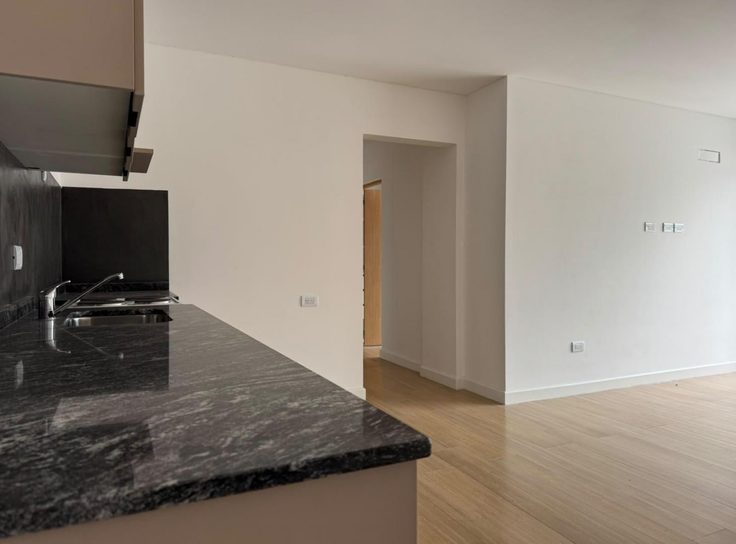 Foto de Departamento de 2 dormitorios con patio exclusivo en Pichincha, imagen 4