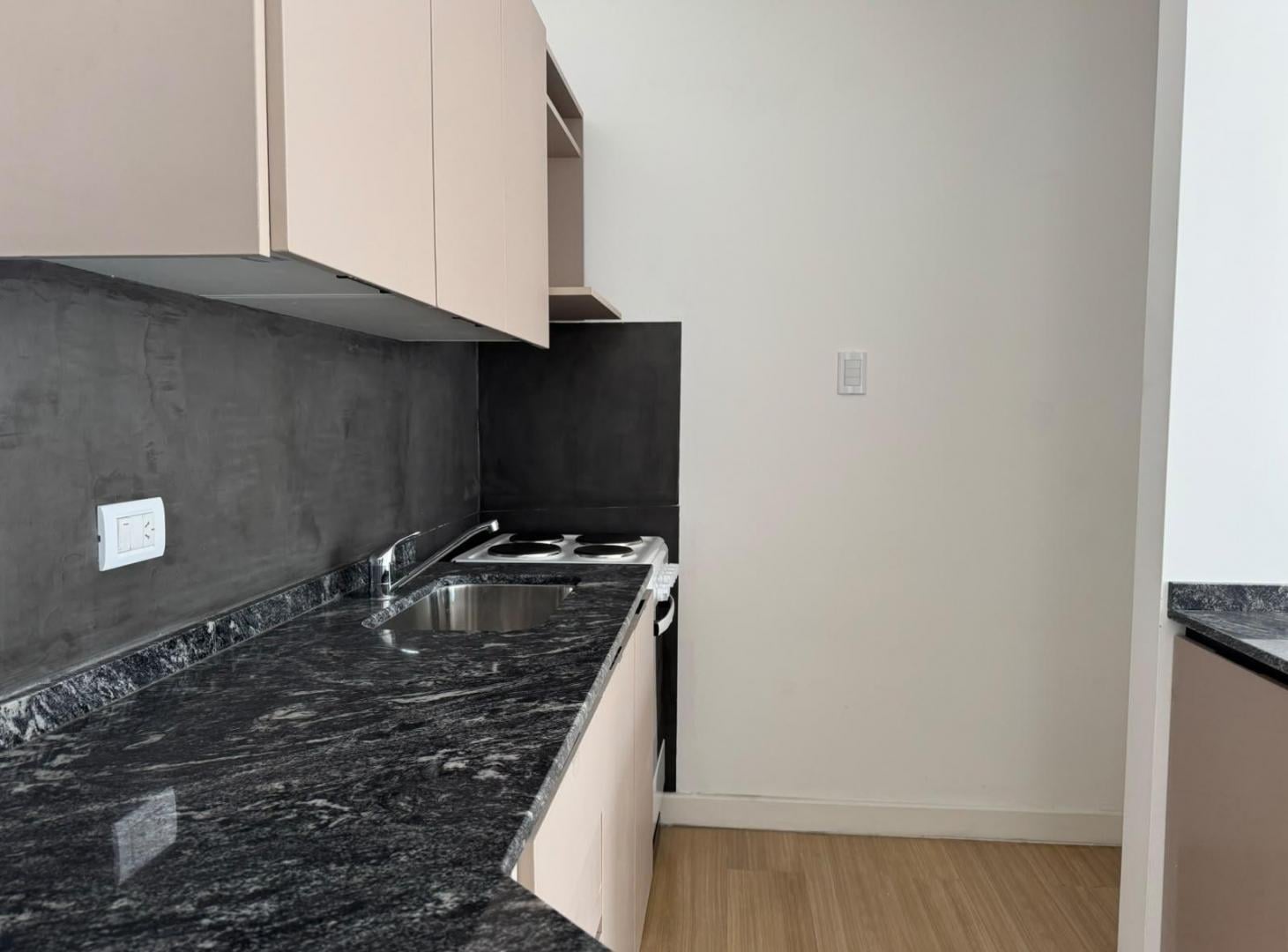 Foto de Departamento de 2 dormitorios con patio en Pichincha, imagen 4