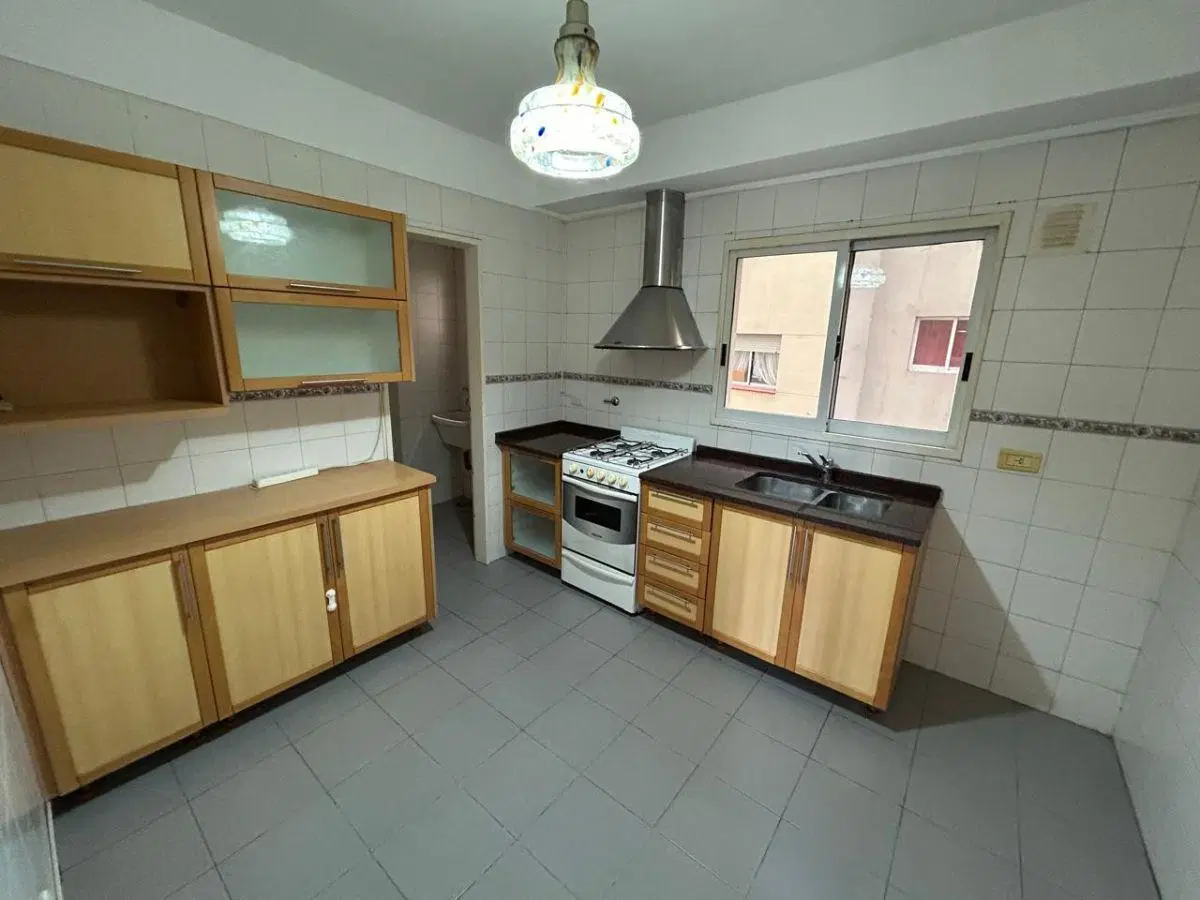 DEPARTAMENTO TRES AMBIENTES EN VENTA EN AVELLANEDA 4