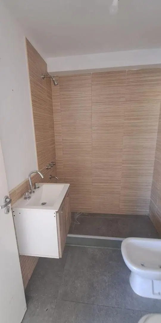MONOAMBIENTE EN VENTA EN EL CENTRO DE AVELLANEDA 4