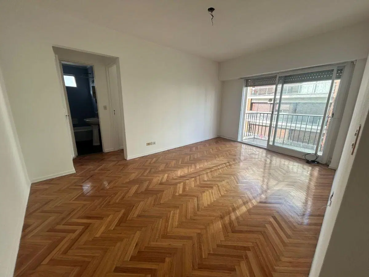 EN ALQUILER DOS AMBIENTES EN EL CENTRO DE AVELLANEDA 3