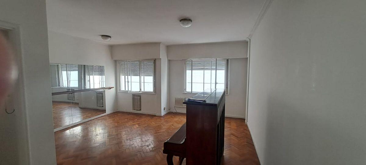 Foto de DEPARTAMENTO TRES AMBIENTES EN RECOLETA, imagen 1