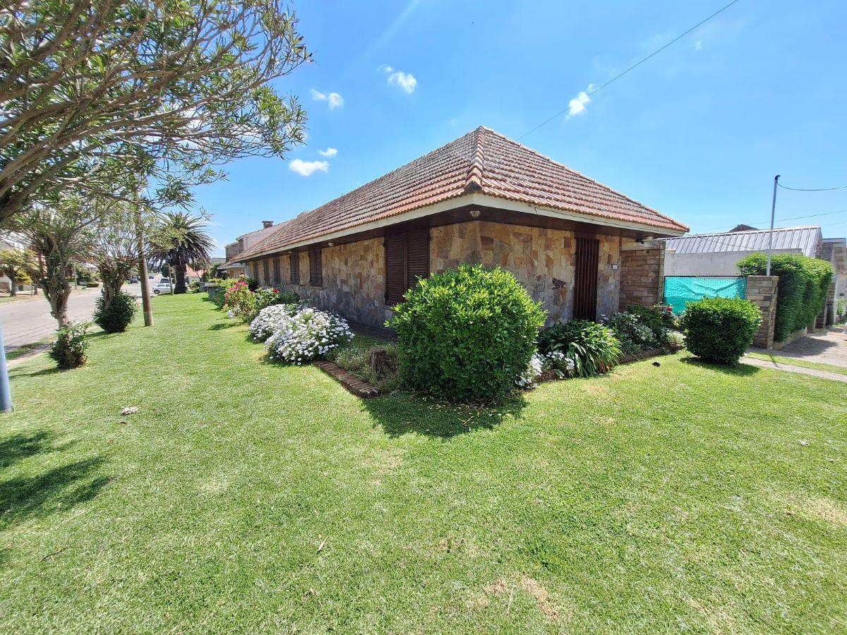 Chalet de 4 amb con terraza a 2 cuadras del mar