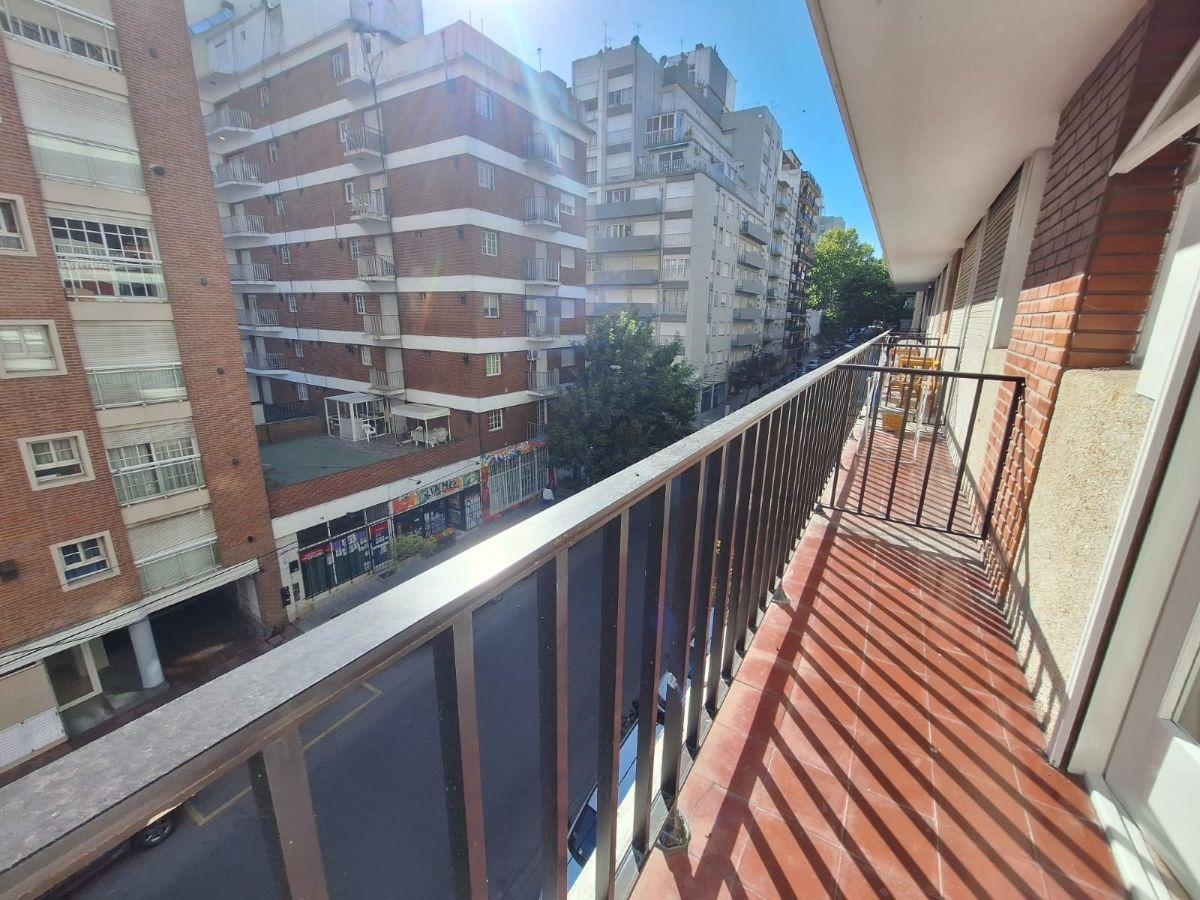 Estudiantes. Departamento de 1 ambiente con balcón