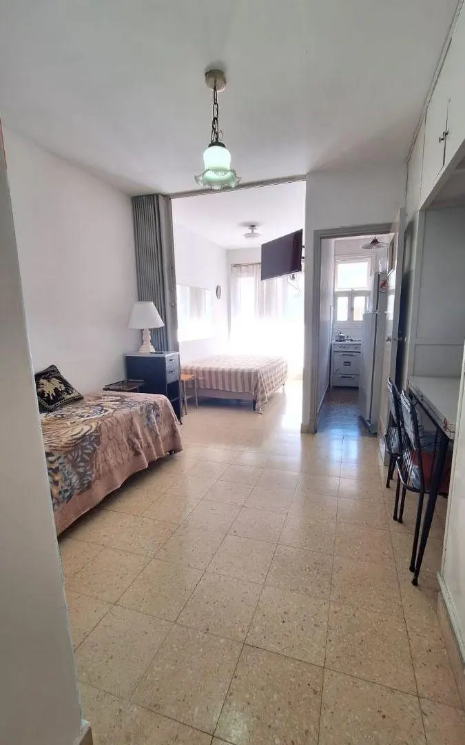 Estudiantes. Departamento de 1 amb con balcón 3