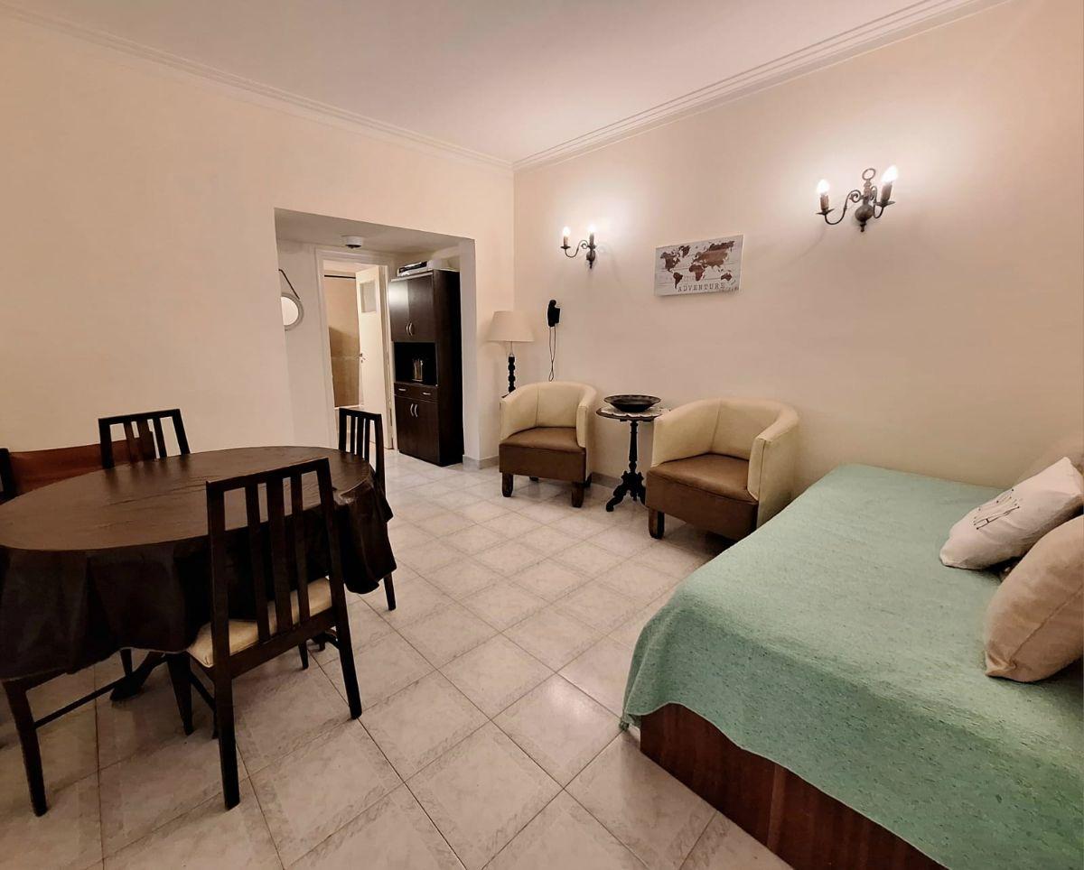 Foto de Excelente departamento de 2 ambientes a 1 cuadra del mar y Plaza Colon, imagen 2