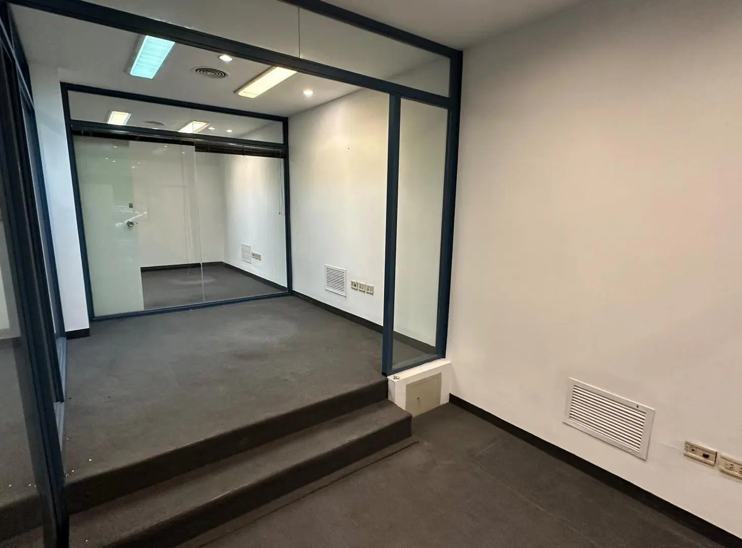 local comercial / oficinas en alquiler en plaza mitre 2