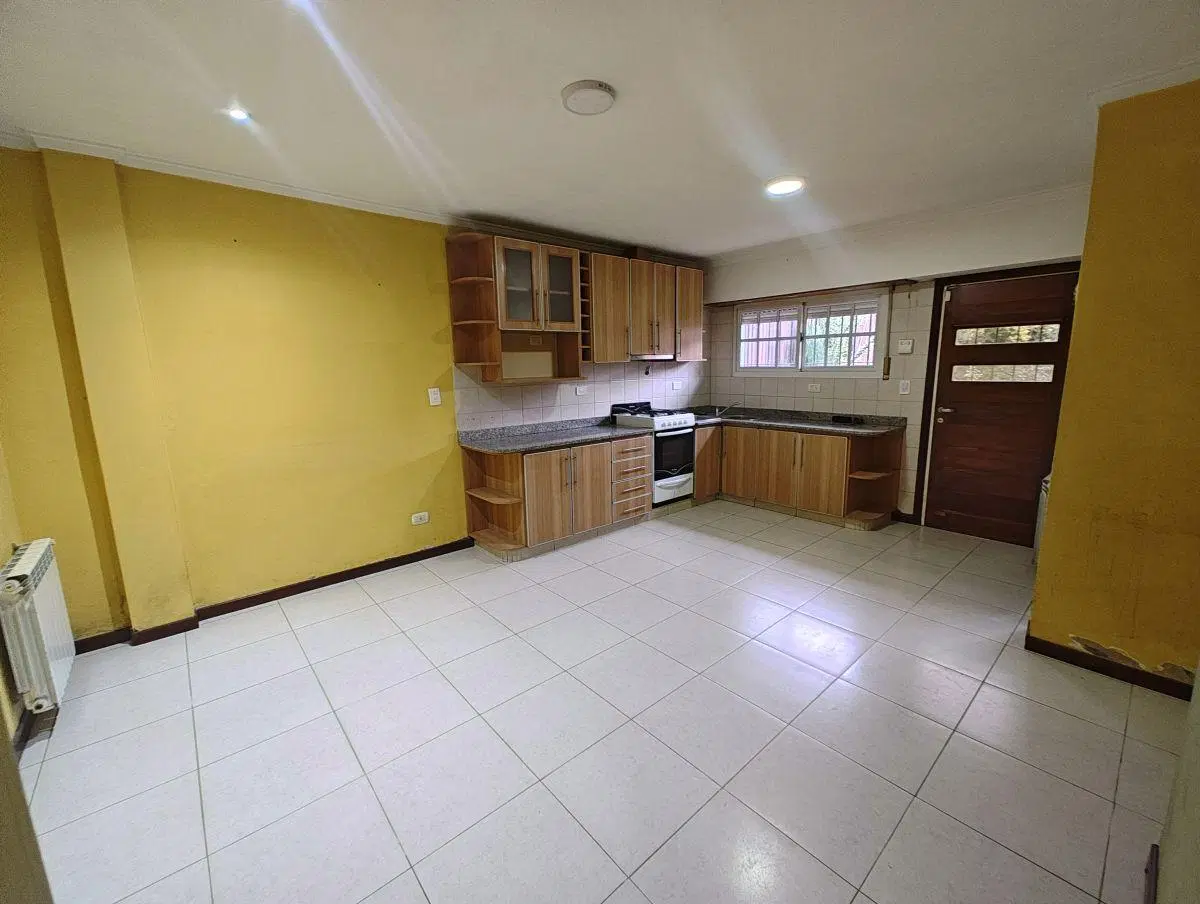 ALQUILER CASA 5 AMBIENTES CON COCHERA DOBLE 8