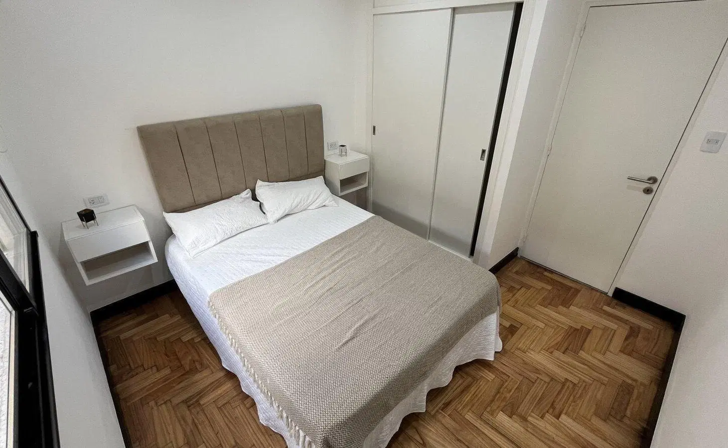 DEPARTAMENTO DE 2 AMBIENTES RECICLADO A NUEVO EN LA PERLA 8