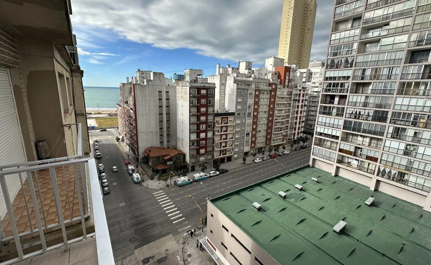 DEPARTAMENTO DE 3 AMBIENTES EN EXCELENTE ESTADO – ZONA GUEMES 8