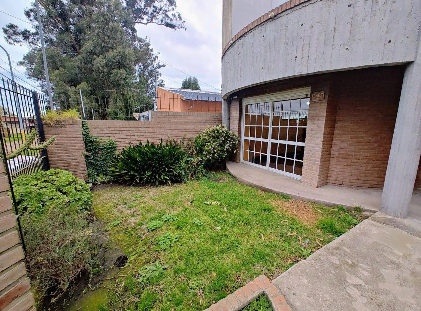ALQUILER CASA 5 AMBIENTES CON COCHERA DOBLE 4