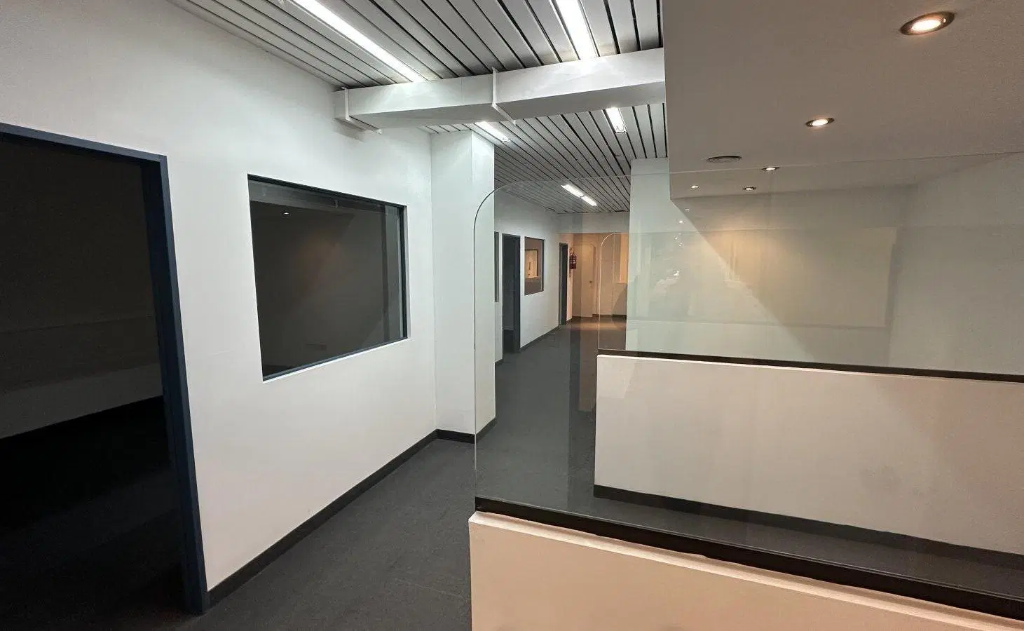 Importante local comercial / oficinas en alquiler 8