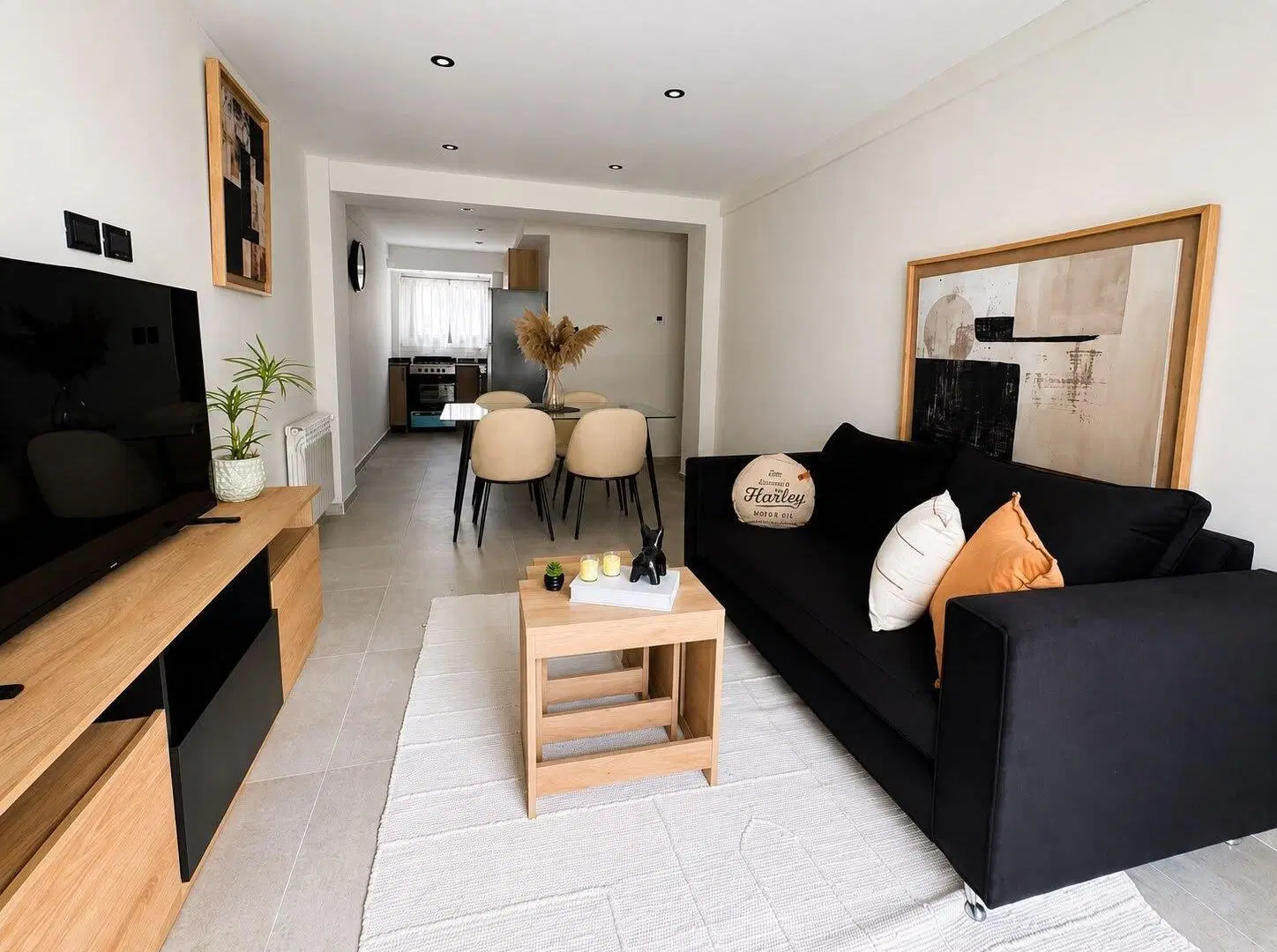 Departamento de 3 ambientes a la calle con balcón 2