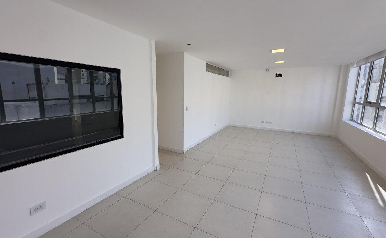 Foto de Oficina semipiso en alquiler - Zona Aldrey, imagen 3