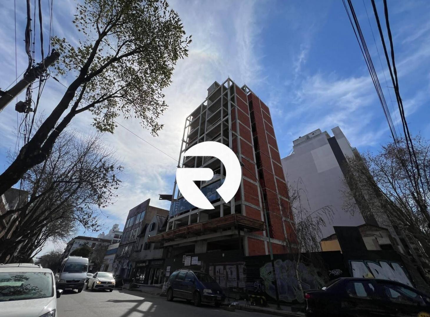 Foto de VENTA DE SEMIPISO 3 AMBIENTES CON COCHERA Y TERRAZA, imagen 1