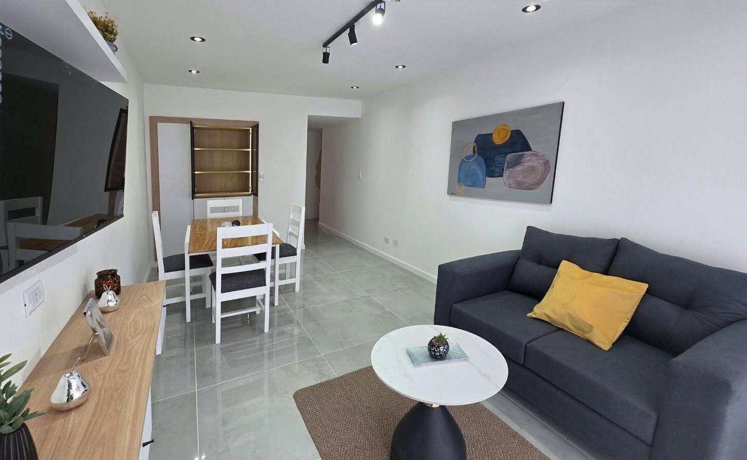 Foto de VENTA DEPARTAMENTO 2 AMBIENTES CON DEPENDENCIA, imagen 1