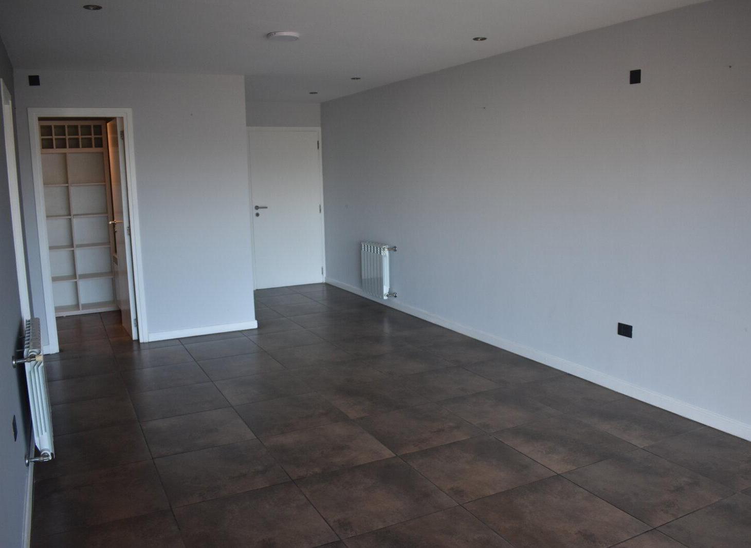 Foto de DEPARTAMENTO CON PILETA Y COCHERA EN ALQUILER ZONA GUEMES, imagen 3