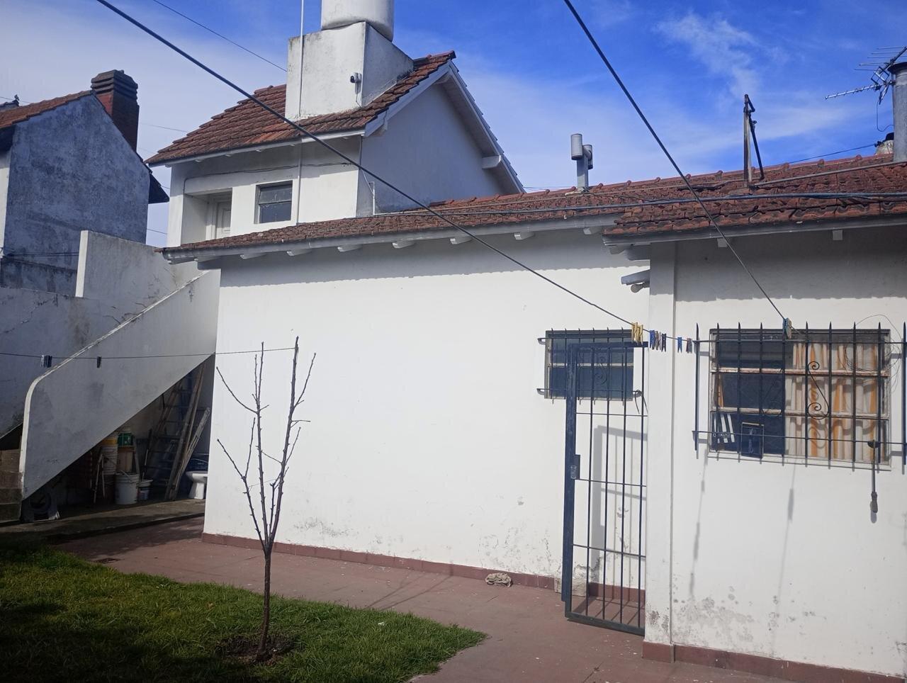 Foto de VENTA | CASA/CHALET 3 AMBIENTES – PADRE DUTTO Y VÉRTIZ, imagen 2