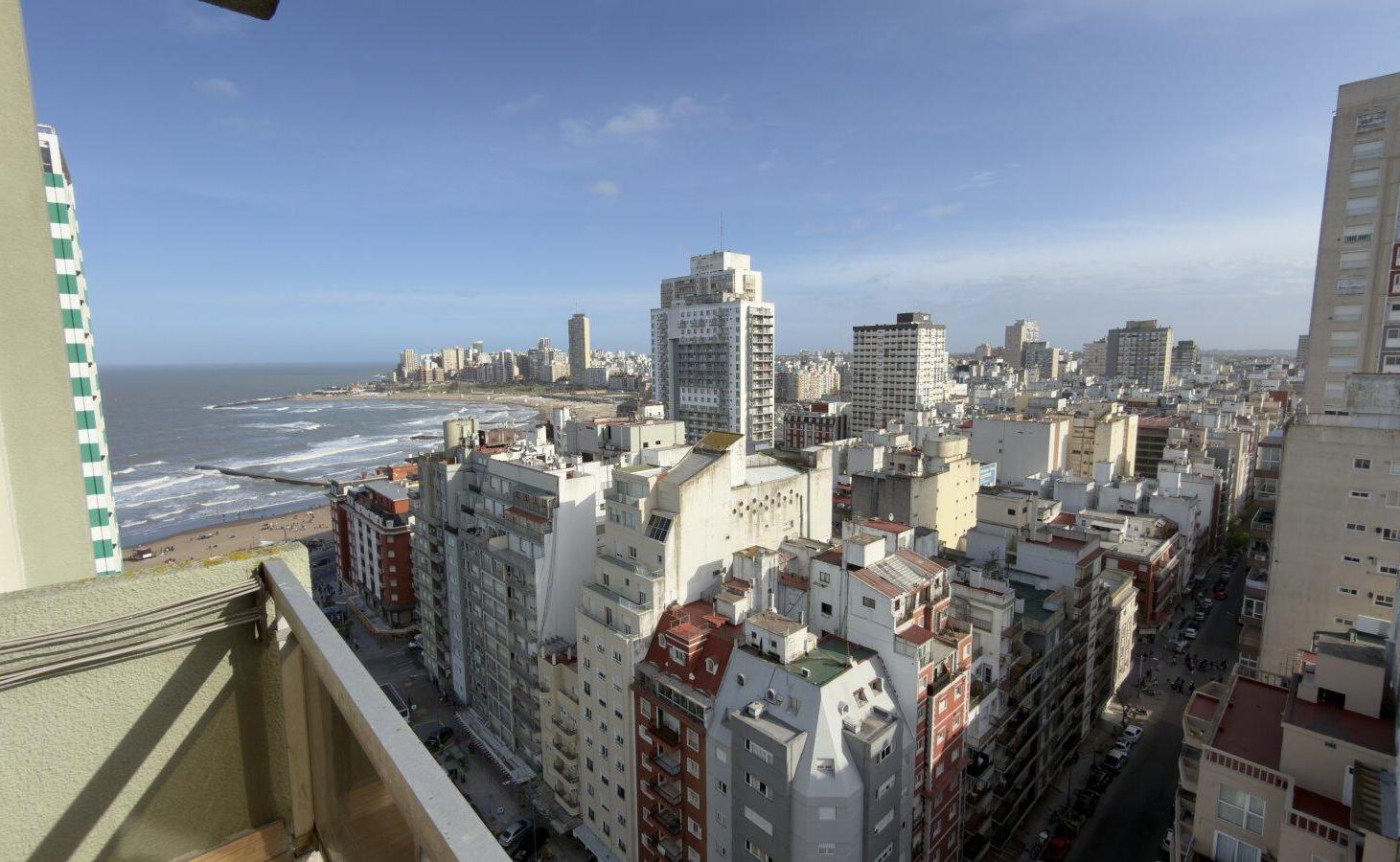 Foto de 3 ambientes reciclado con vista al mar, imagen 2