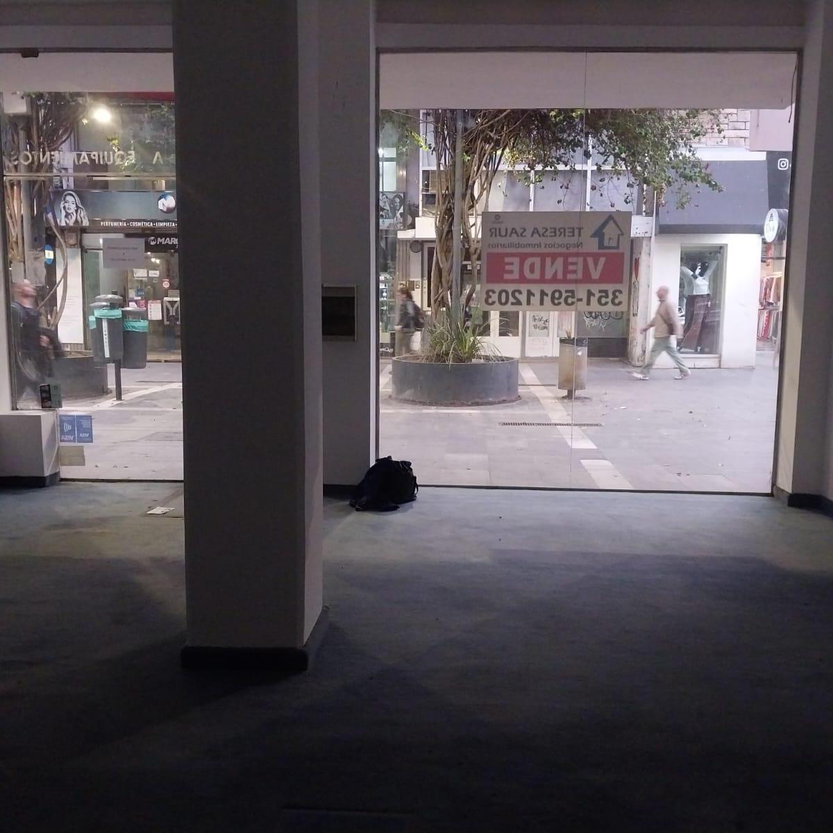 LOCAL CENTRO (MICRO) PEATONAL 9 DE JULIO 494 - OPORTUNIDAD